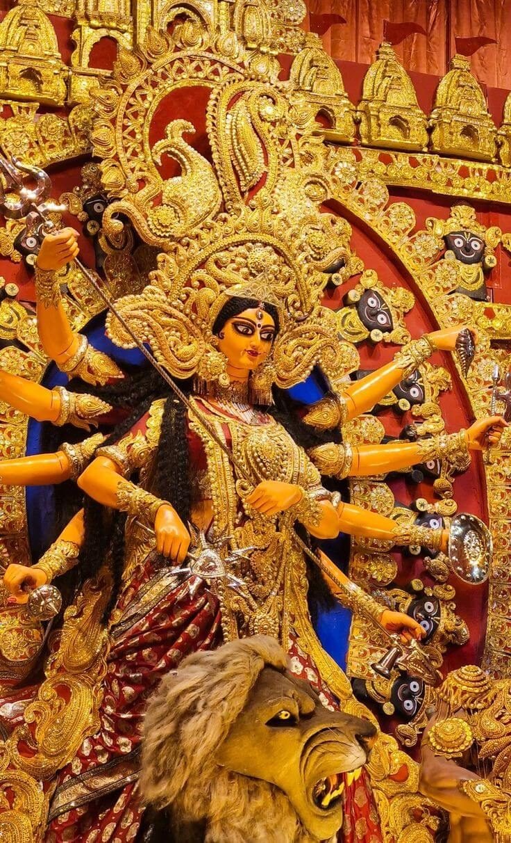 Golden daaker saaj Durga idol at a Delhi Durga Puja 2026 pandal Golden daaker saaj Durga idol at a Delhi Durga Puja 2026 pandal