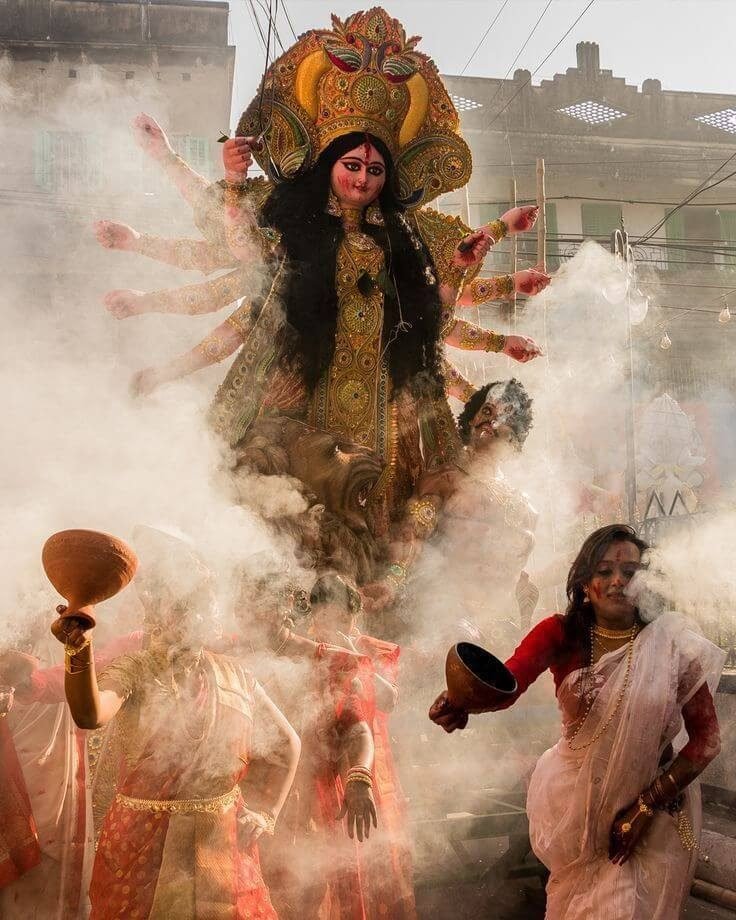 Women celebrating Sindoor Khela on Vijaya Dashami at CR Park Durga Puja, Delhi Women celebrating Sindoor Khela on Vijaya Dashami at CR Park Durga Puja, Delhi
